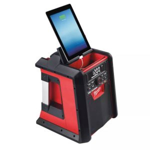 Milwaukee M18 RC-0 AKU rádio s nabíječkou